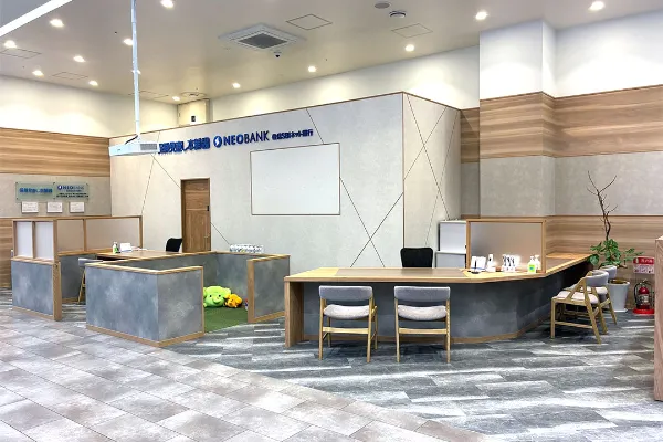 ガーデンズ千早東店